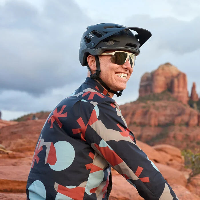 Motive Matte Bone + ChromaPop™ Black Gold Mirror