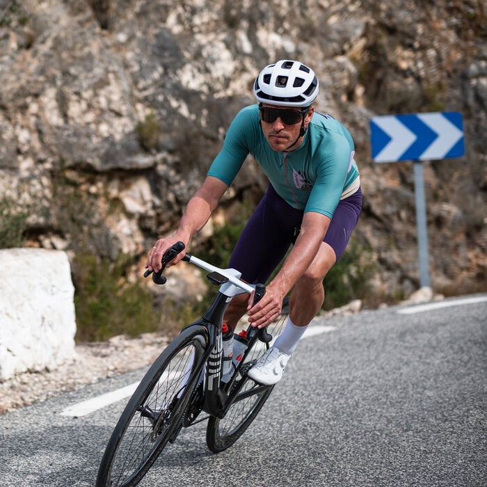 Motive Matte Black + ChromaPop™ Black