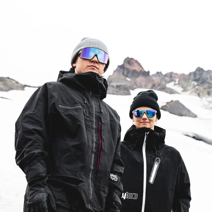 Pursuit Matte Summit + ChromaPop Glacier Photochromic Yellow Violet Mirror Lens