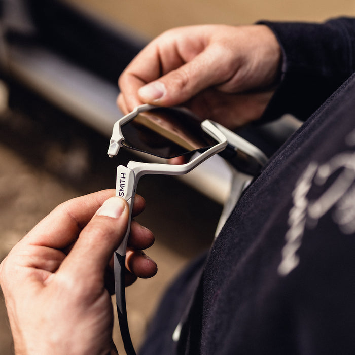 Shift XL MAG Matte Bone + ChromaPop Black Gold Mirror Lens