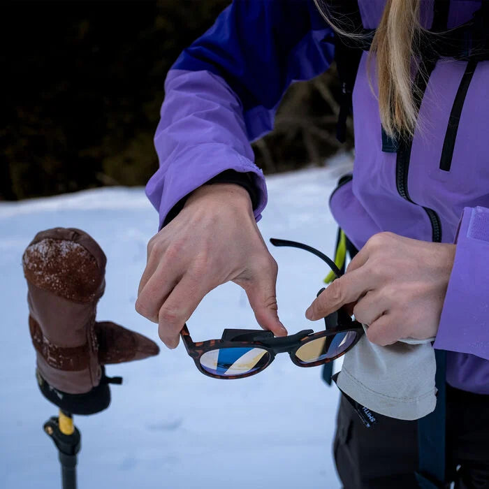 Venture Matte Tortoise + ChromaPop™ Glacier Photochromic Opal Mirror Lens