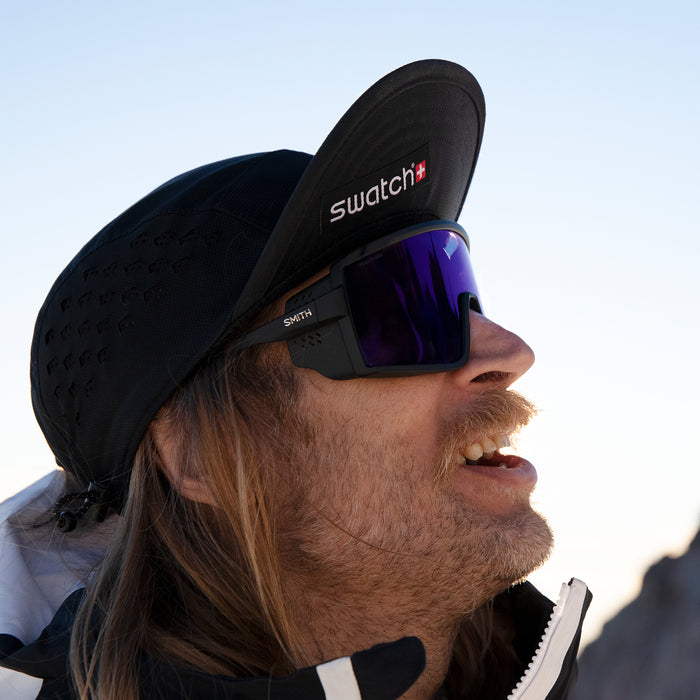 Pursuit Matte Black + ChromaPop Glacier Photochromic Copper Blue Mirror Lens