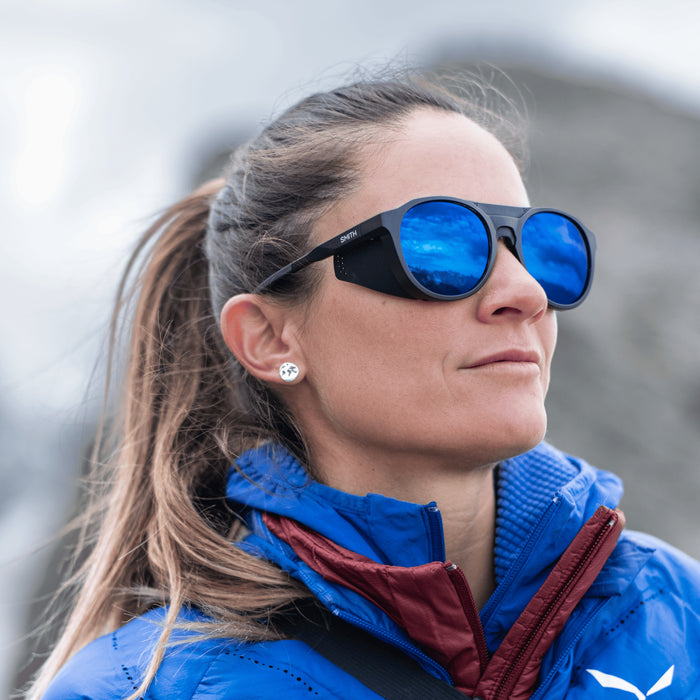 Venture Matte Black + ChromaPop™ Glacier Photochromic Copper Mirror Lens
